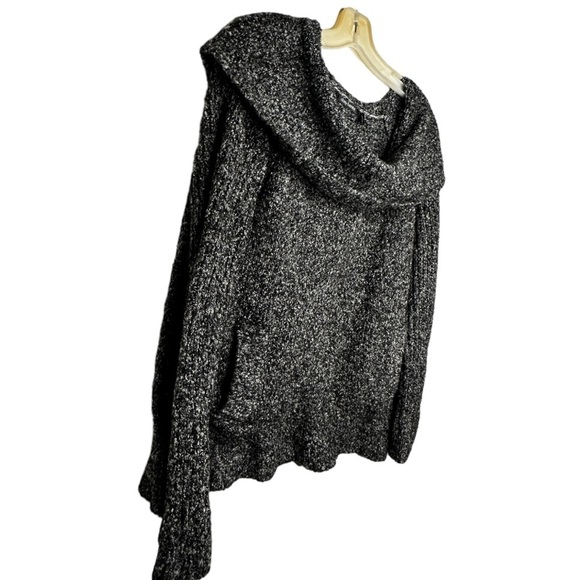 Daisy Fuentes Sweater with Pockets - Picture 4 of 7